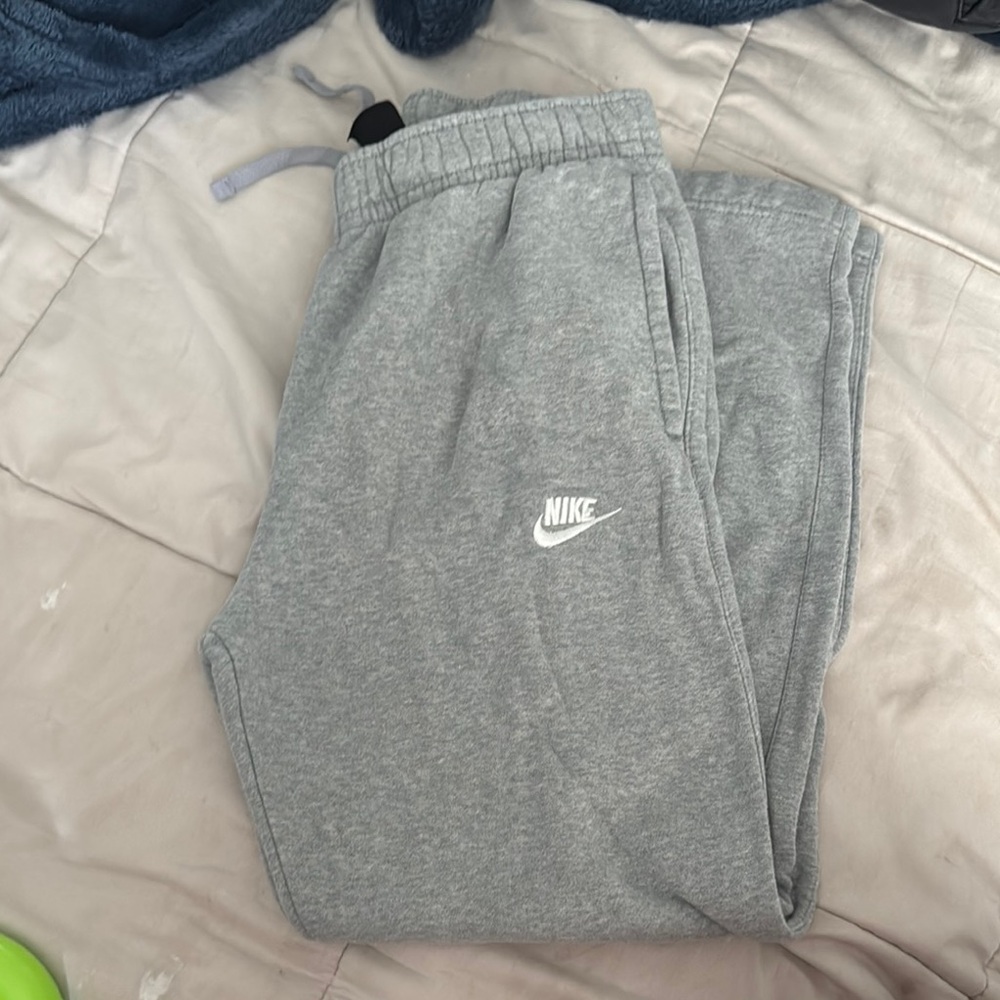 Nike Gray Sweatpants Athletic Comfort